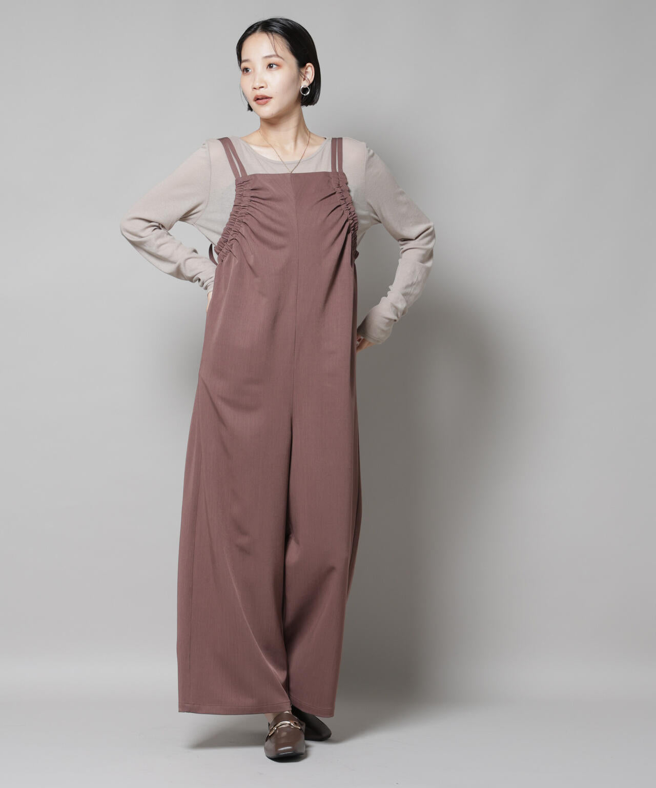 ギャザーデザインサロペットパンツ