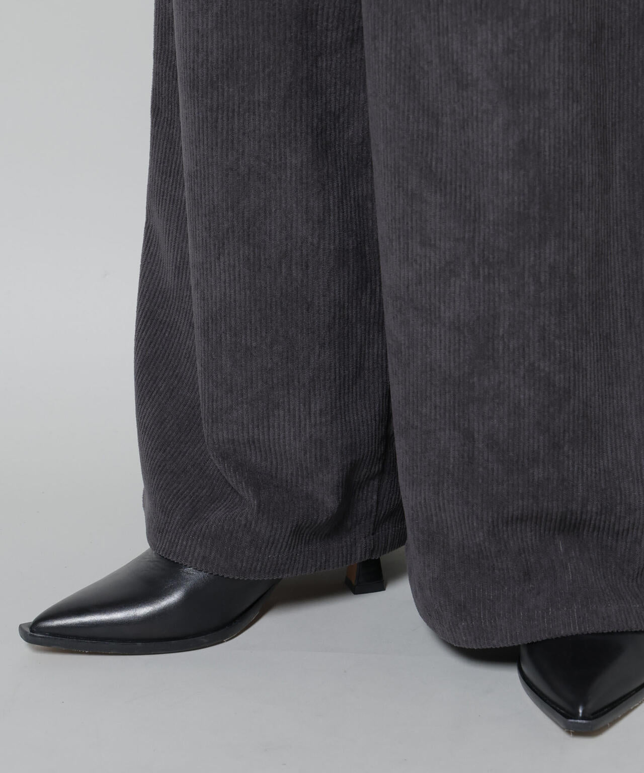 ソフトコーデュロイストレートパンツ