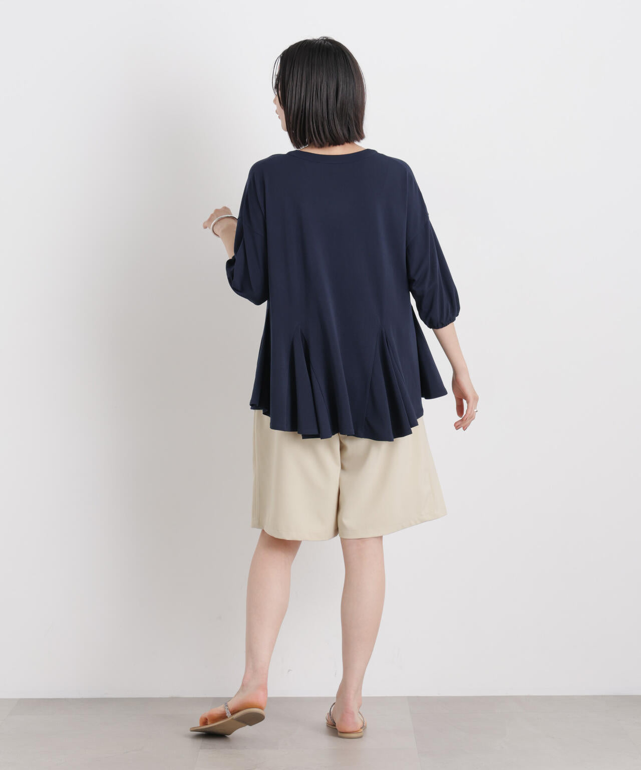 カットジョーゼットマチフレアVネックブラウス
