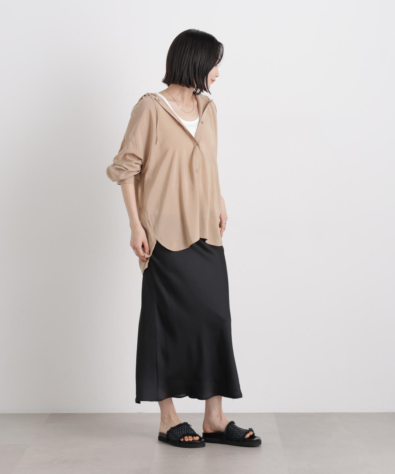 シアーサテンマキシスカート