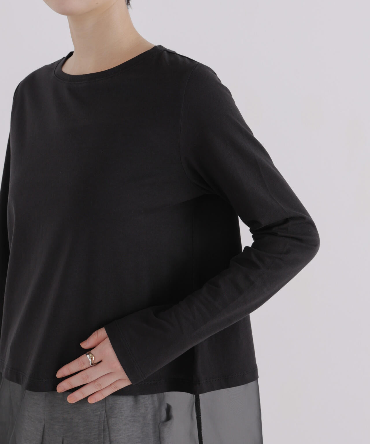 オーガンジーヘム切り替えロングスリーブTシャツ