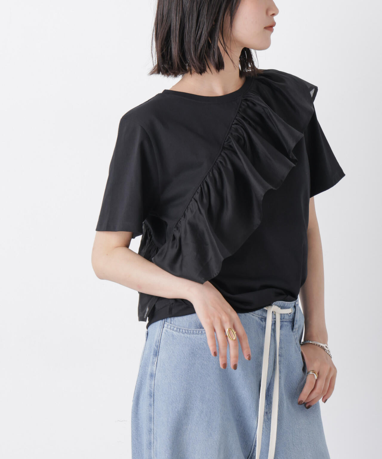 アシンメトリーフリル異素材コンビTシャツ