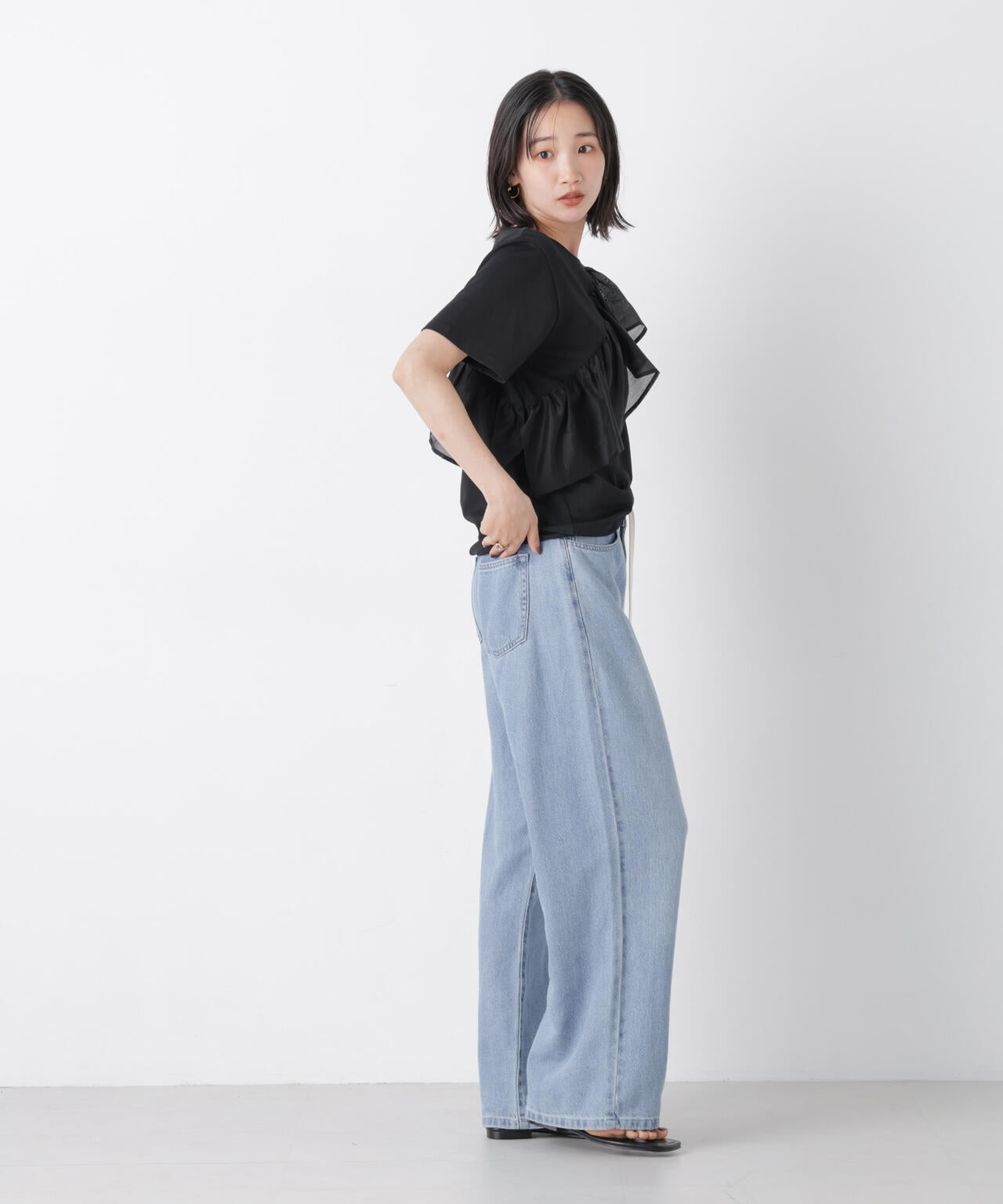 アシンメトリーフリル異素材コンビTシャツ