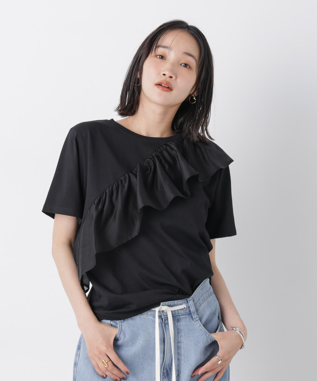 アシンメトリーフリル異素材コンビTシャツ