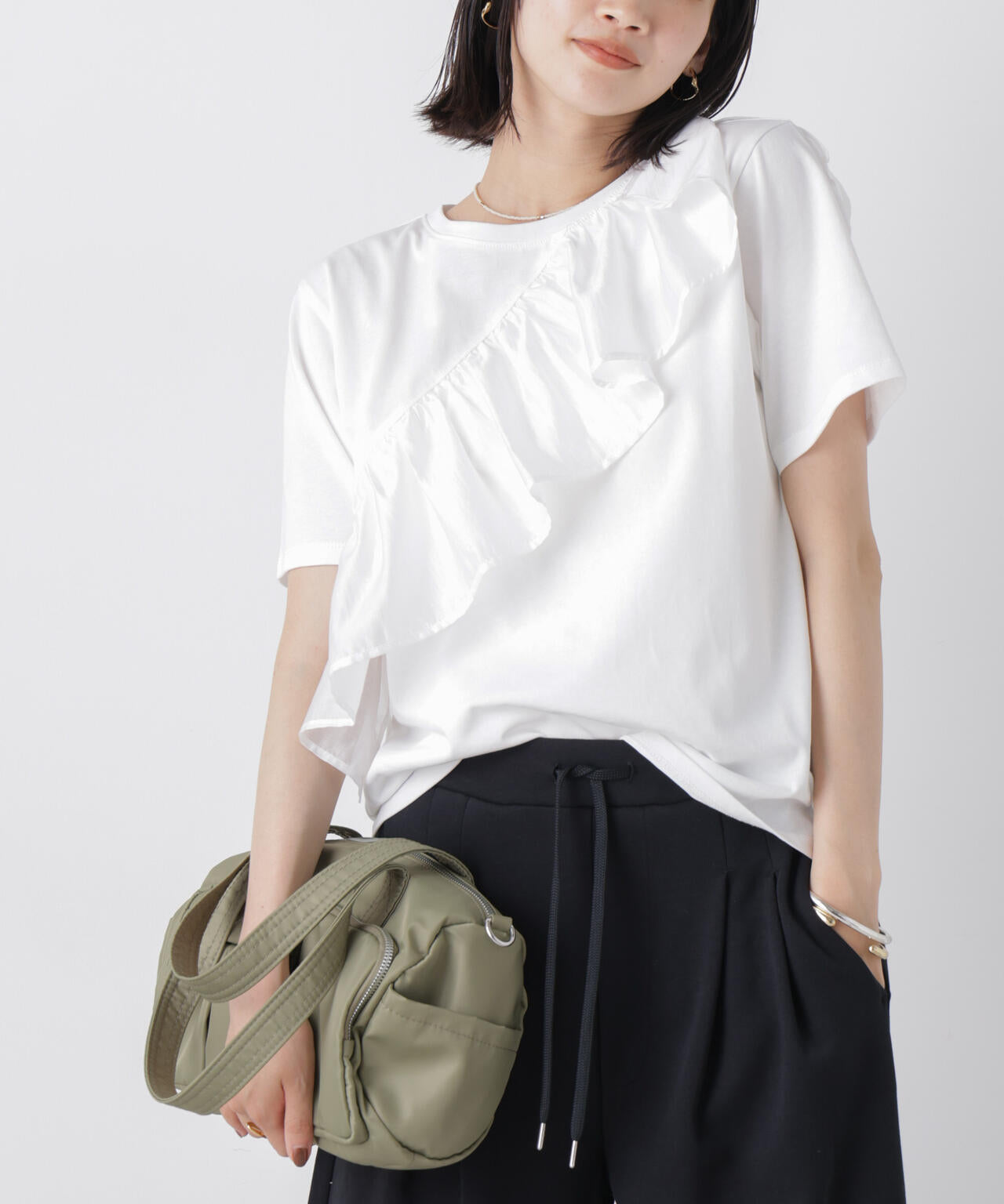アシンメトリーフリル異素材コンビTシャツ