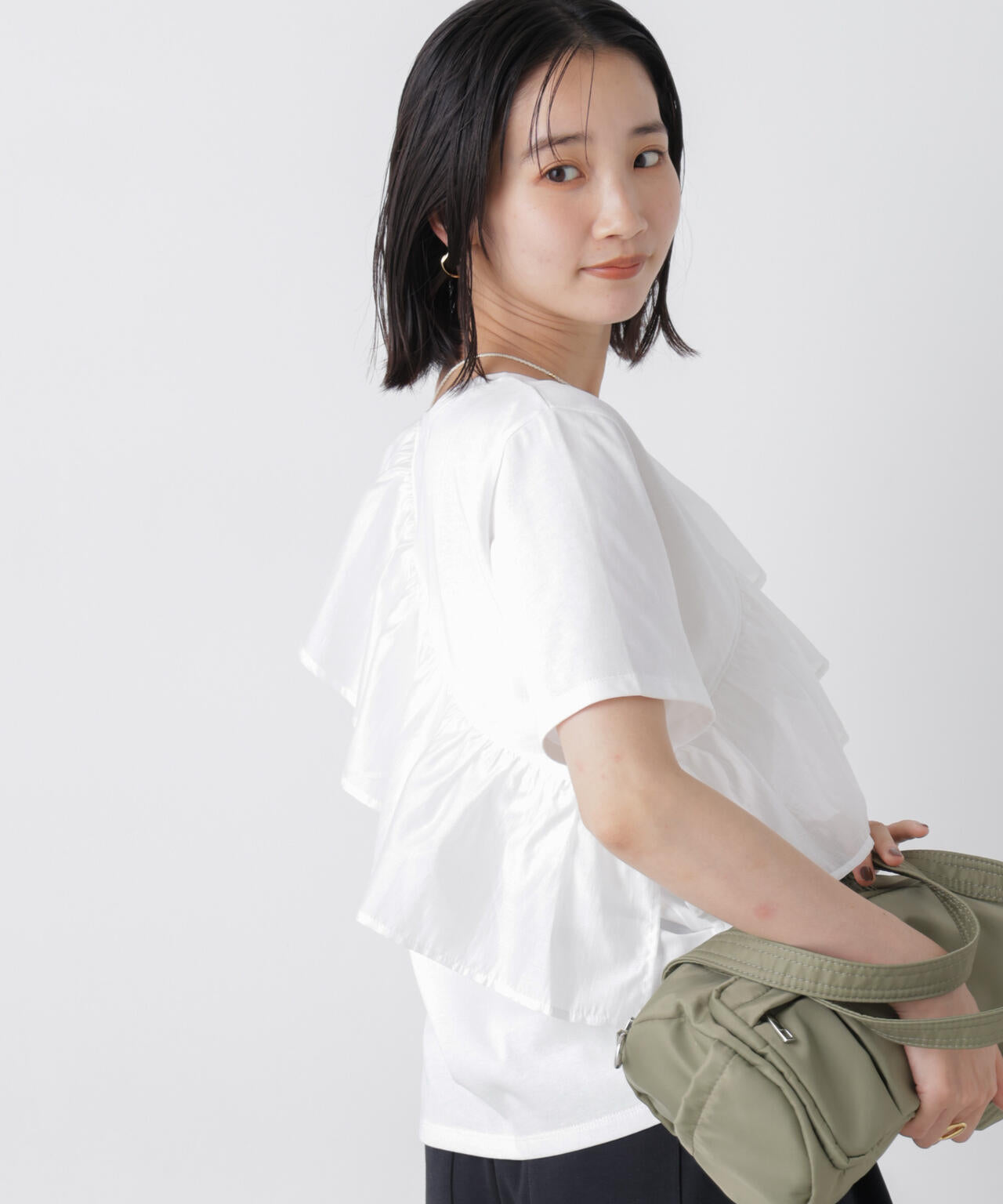 アシンメトリーフリル異素材コンビTシャツ