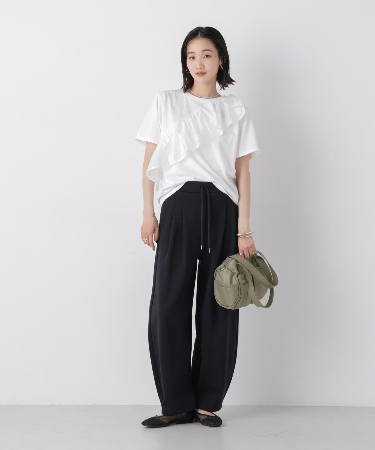 アシンメトリーフリル異素材コンビTシャツ