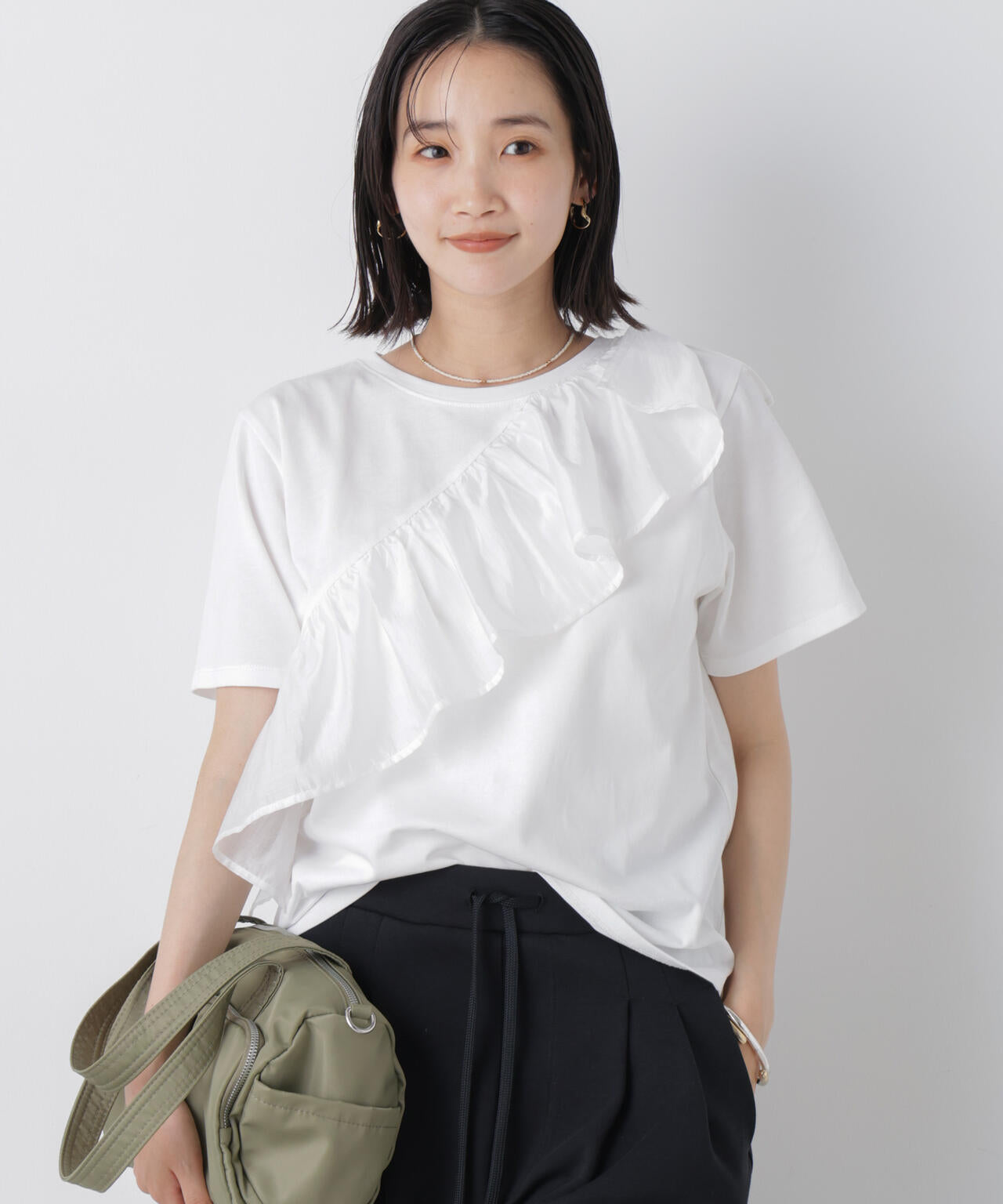 アシンメトリーフリル異素材コンビTシャツ
