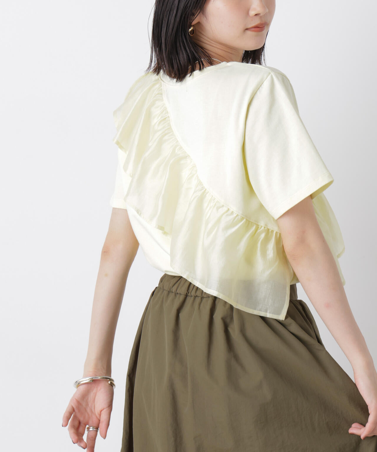アシンメトリーフリル異素材コンビTシャツ