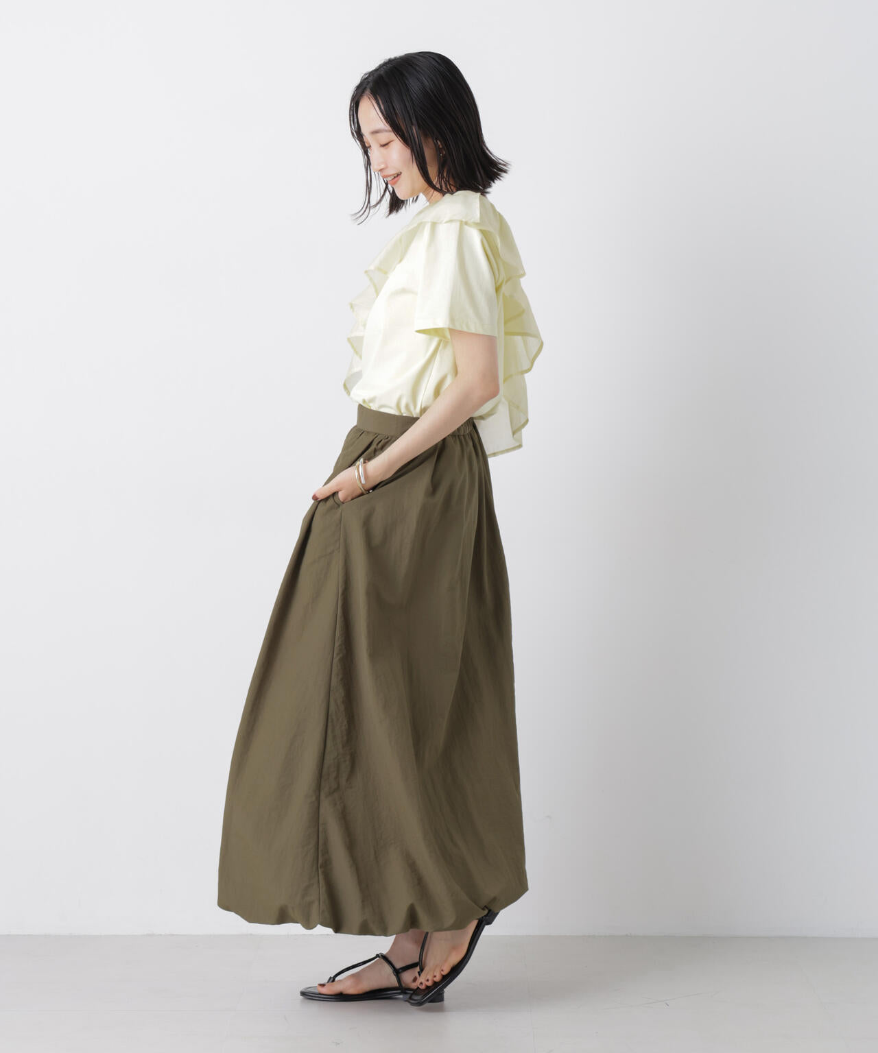 アシンメトリーフリル異素材コンビTシャツ