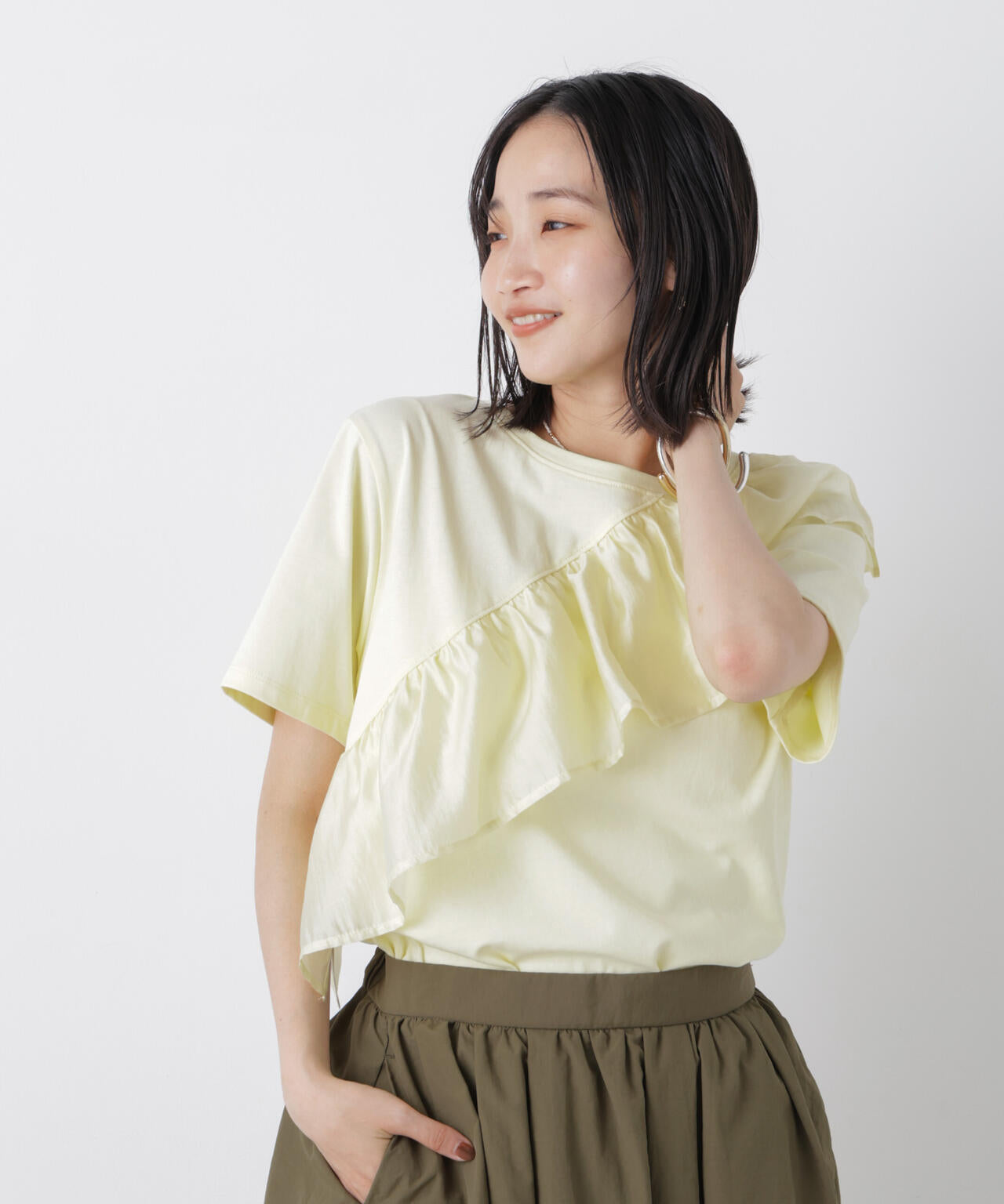 アシンメトリーフリル異素材コンビTシャツ