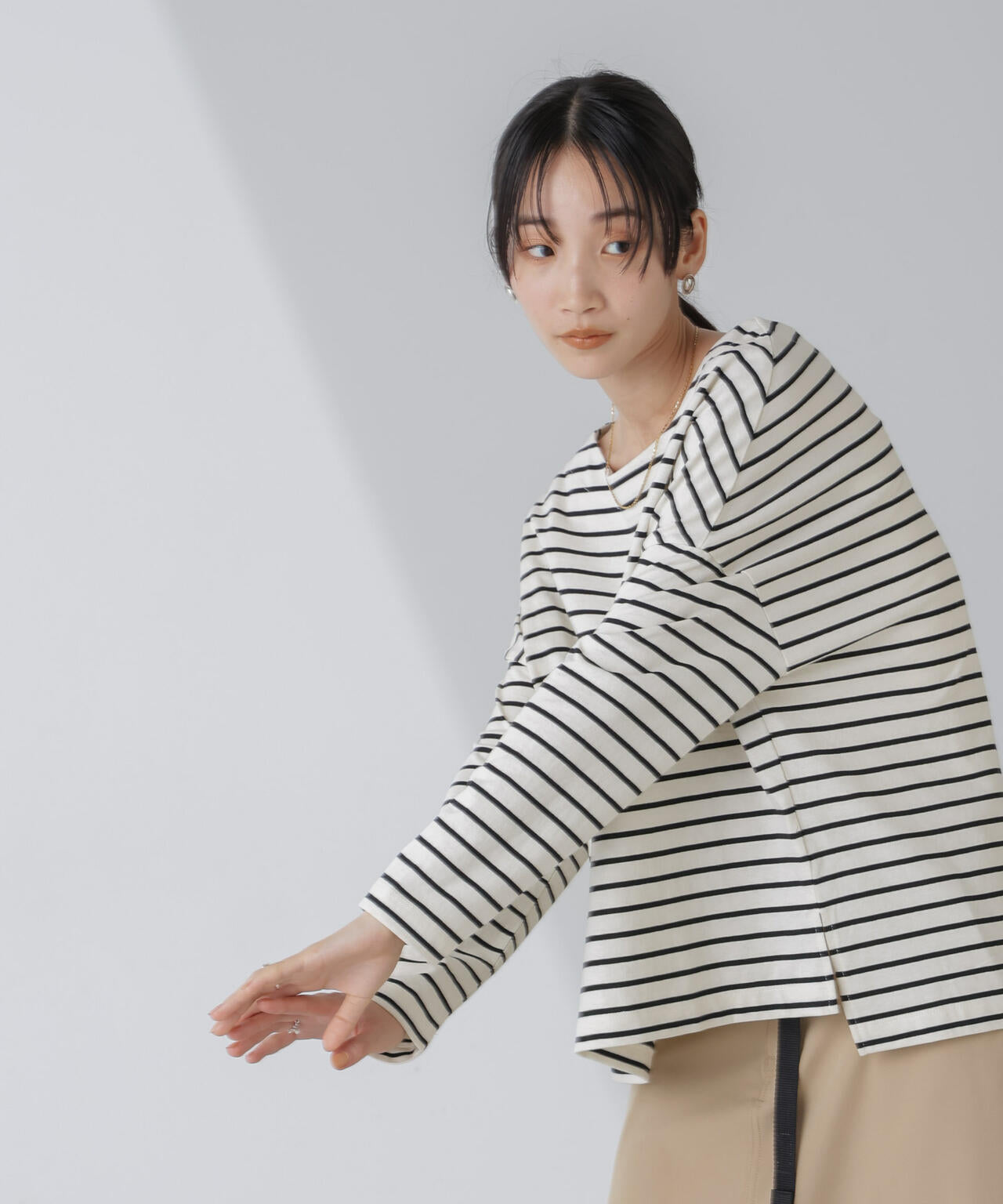WEB限定/ボーダーワイドドロップトップス