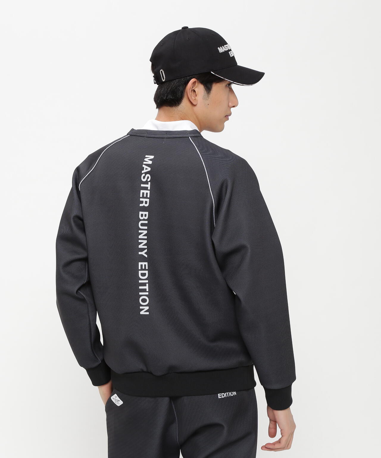 ダンボールクルーネック