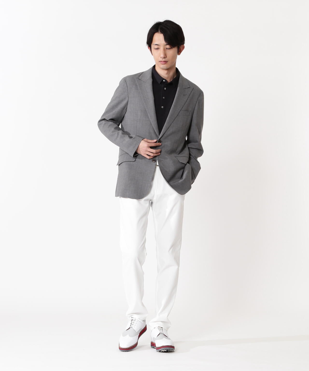H:182cm/C:93/W:77/H:91 着用サイズ：5