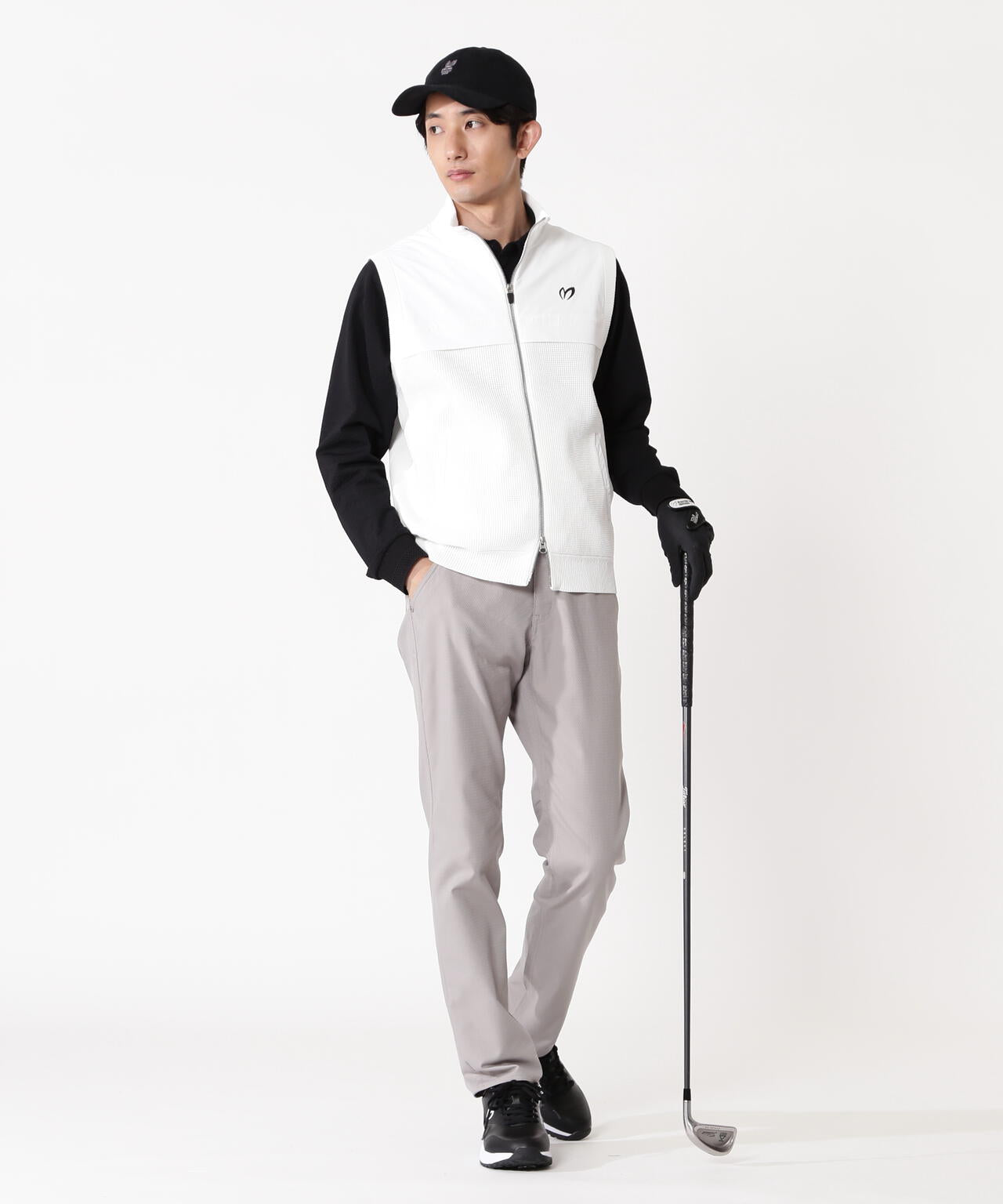 H:182cm/C:93/W:77/H:91 着用サイズ：5