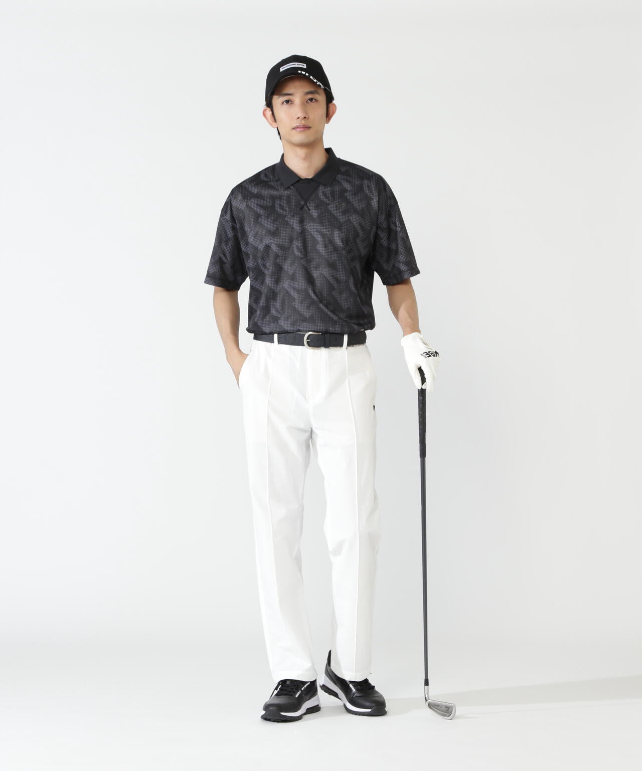 H:182cm/C:93/W:77/H:91 着用サイズ：5
