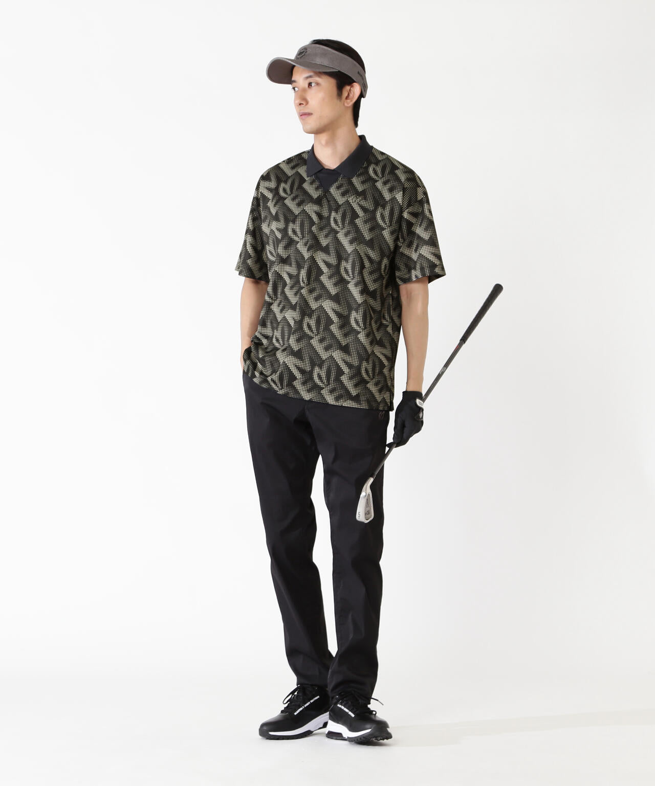 H:182cm/C:93/W:77/H:91 着用サイズ：5