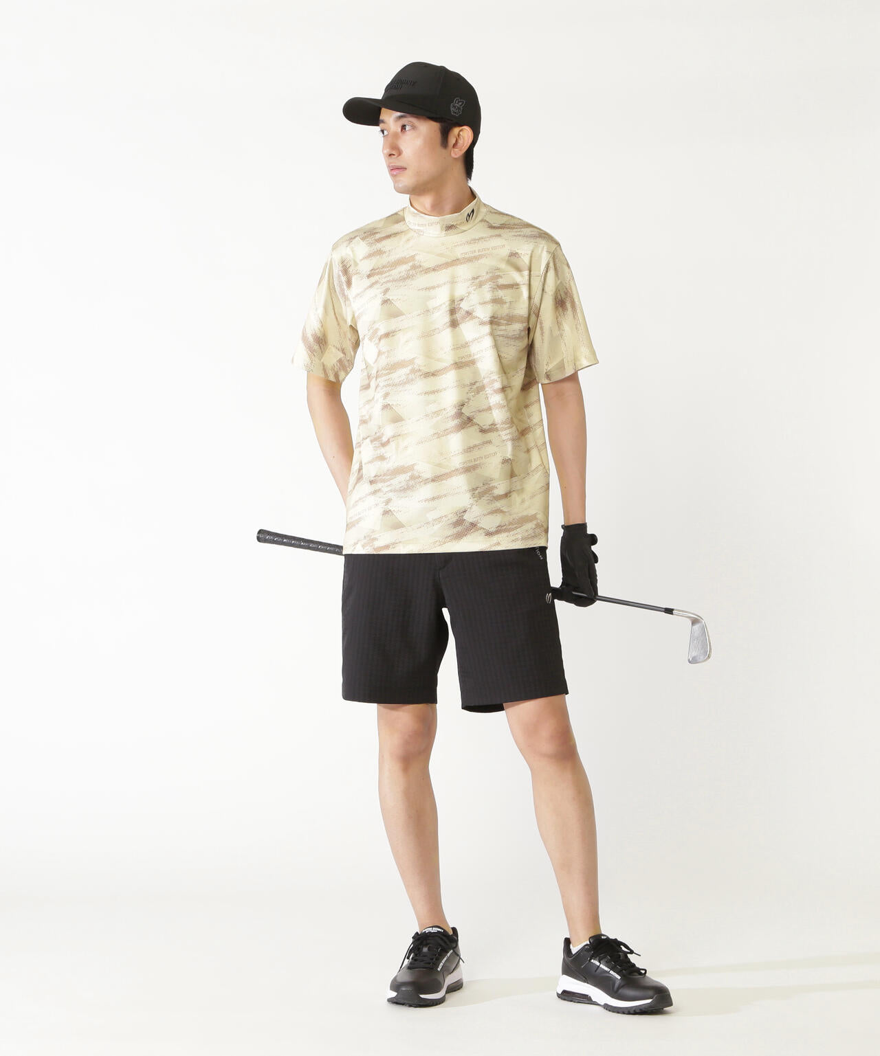 H:182cm/C:93/W:77/H:91 着用サイズ：5