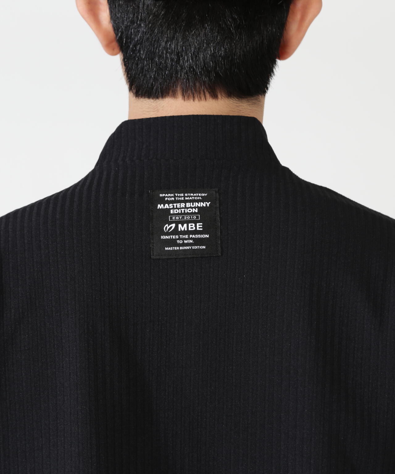 H:182cm/C:93/W:77/H:91 着用サイズ：5