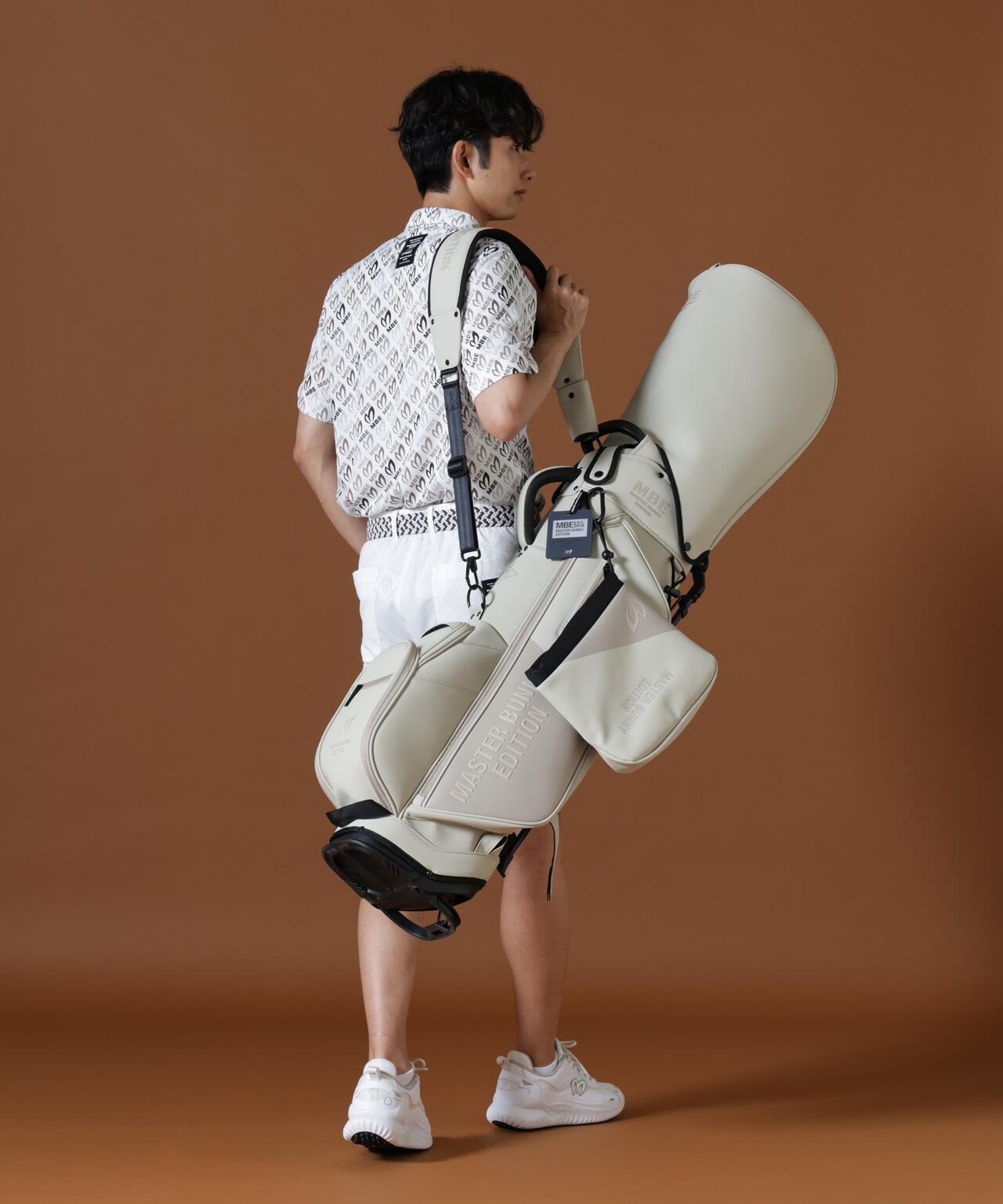 H:182cm/C:93/W:77/H:91