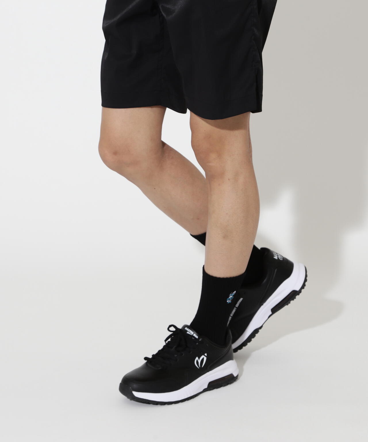 H:182cm/C:93/W:77/H:91