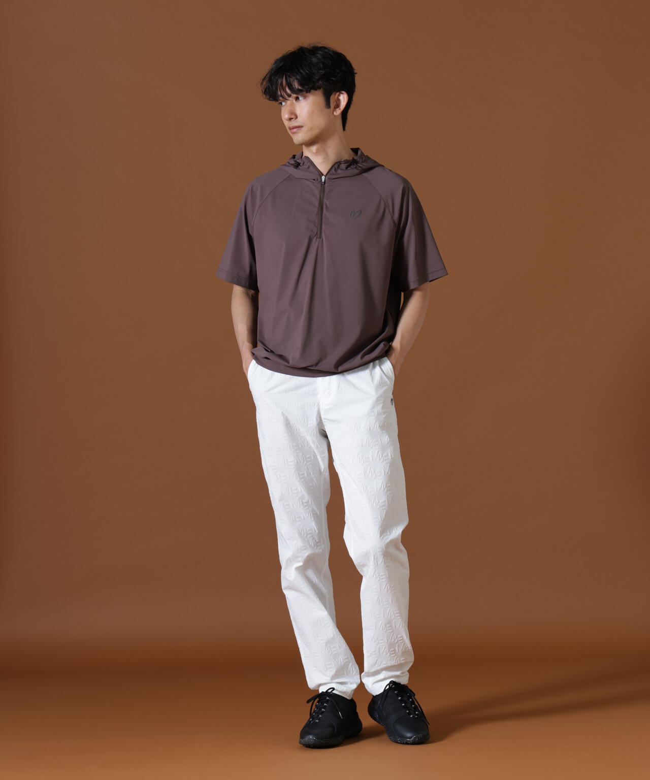 H:182cm/C:93/W:77/H:91 着用サイズ：5