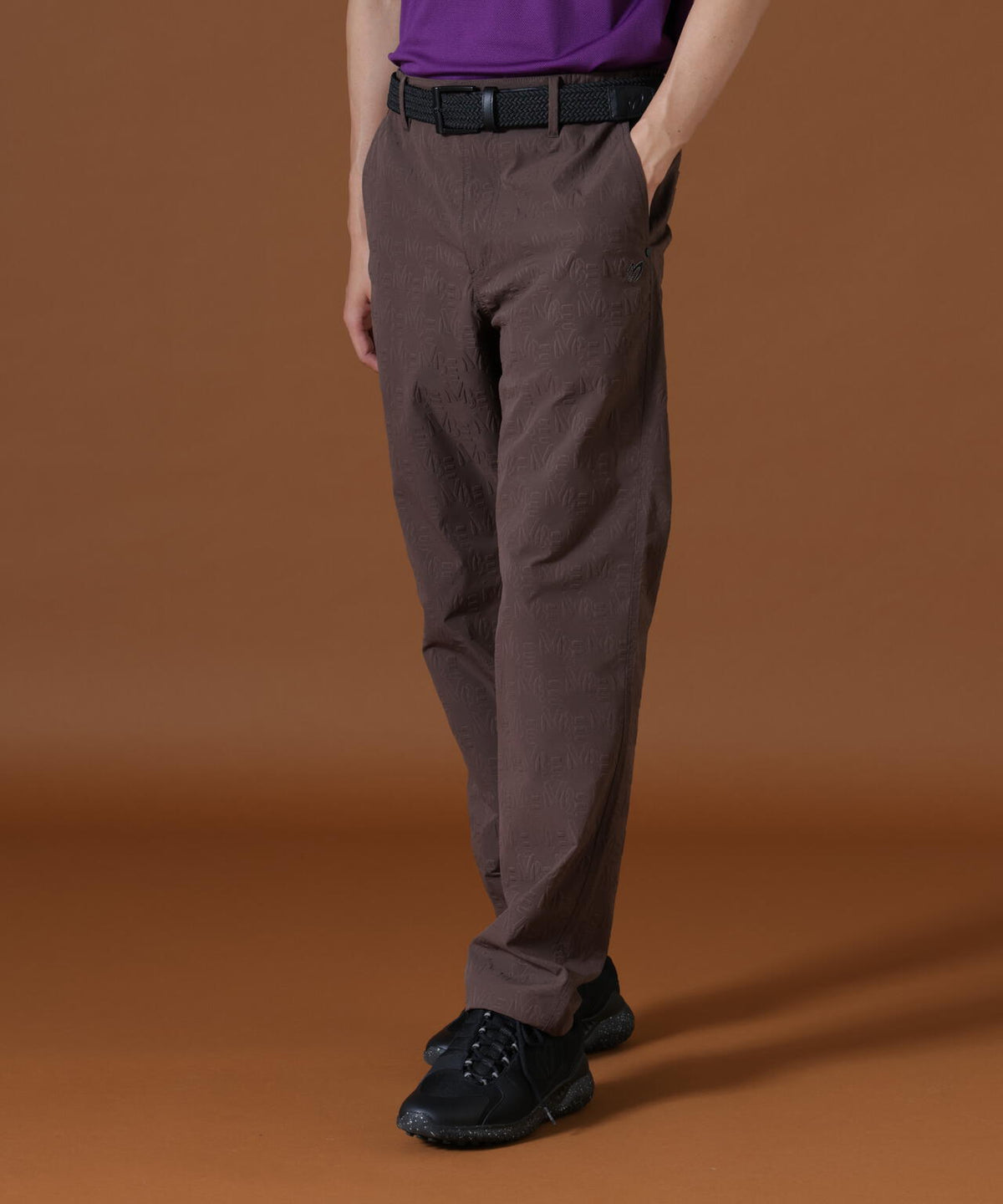 H:182cm/C:93/W:77/H:91 着用サイズ：5