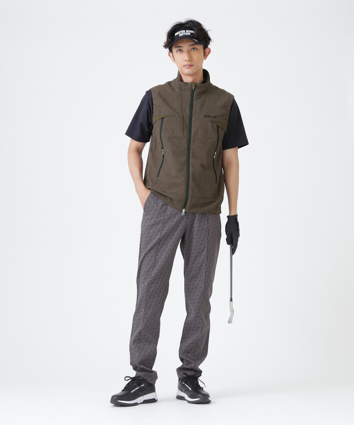 H:182cm/C:93/W:77/H:91 着用サイズ：5