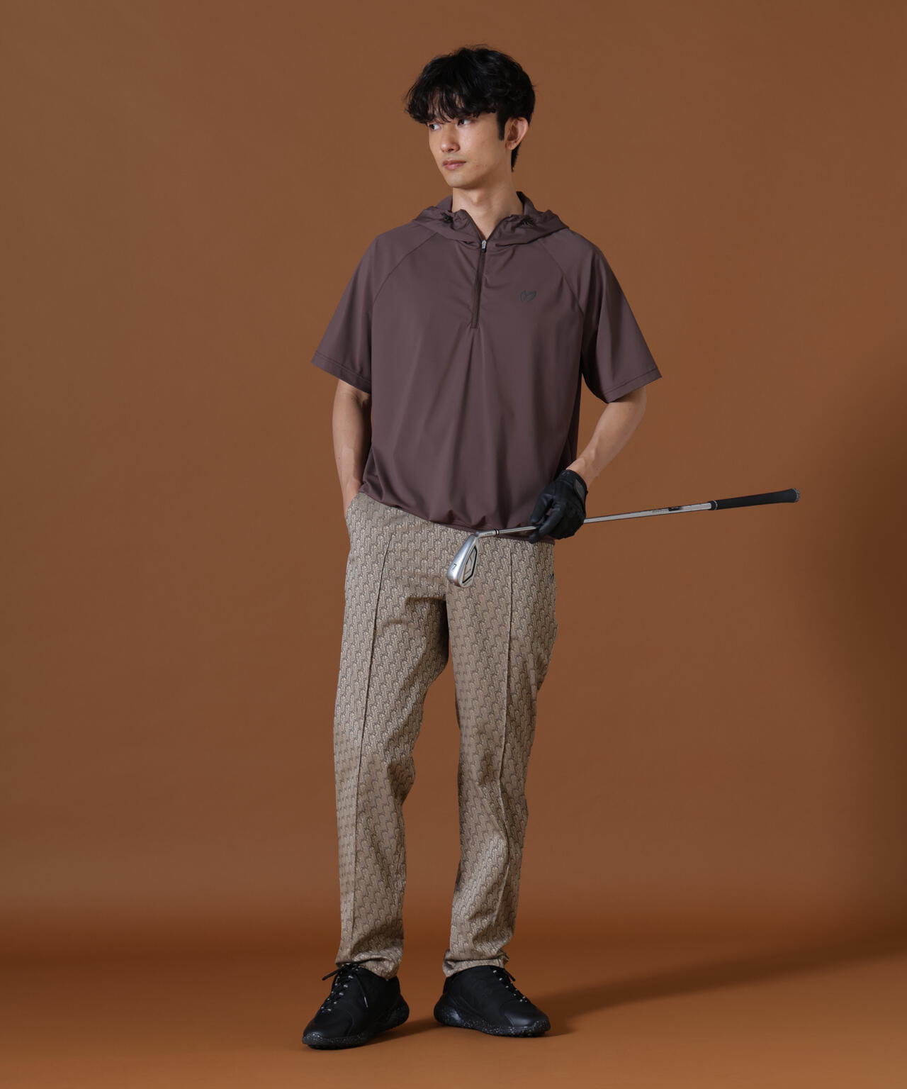 H:182cm/C:93/W:77/H:91 着用サイズ：5
