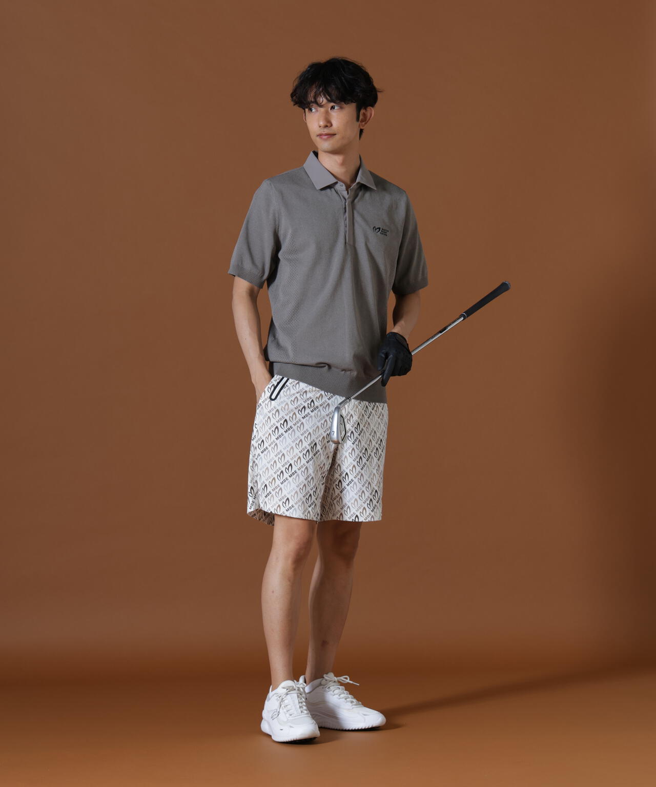 H:182cm/C:93/W:77/H:91 着用サイズ：5