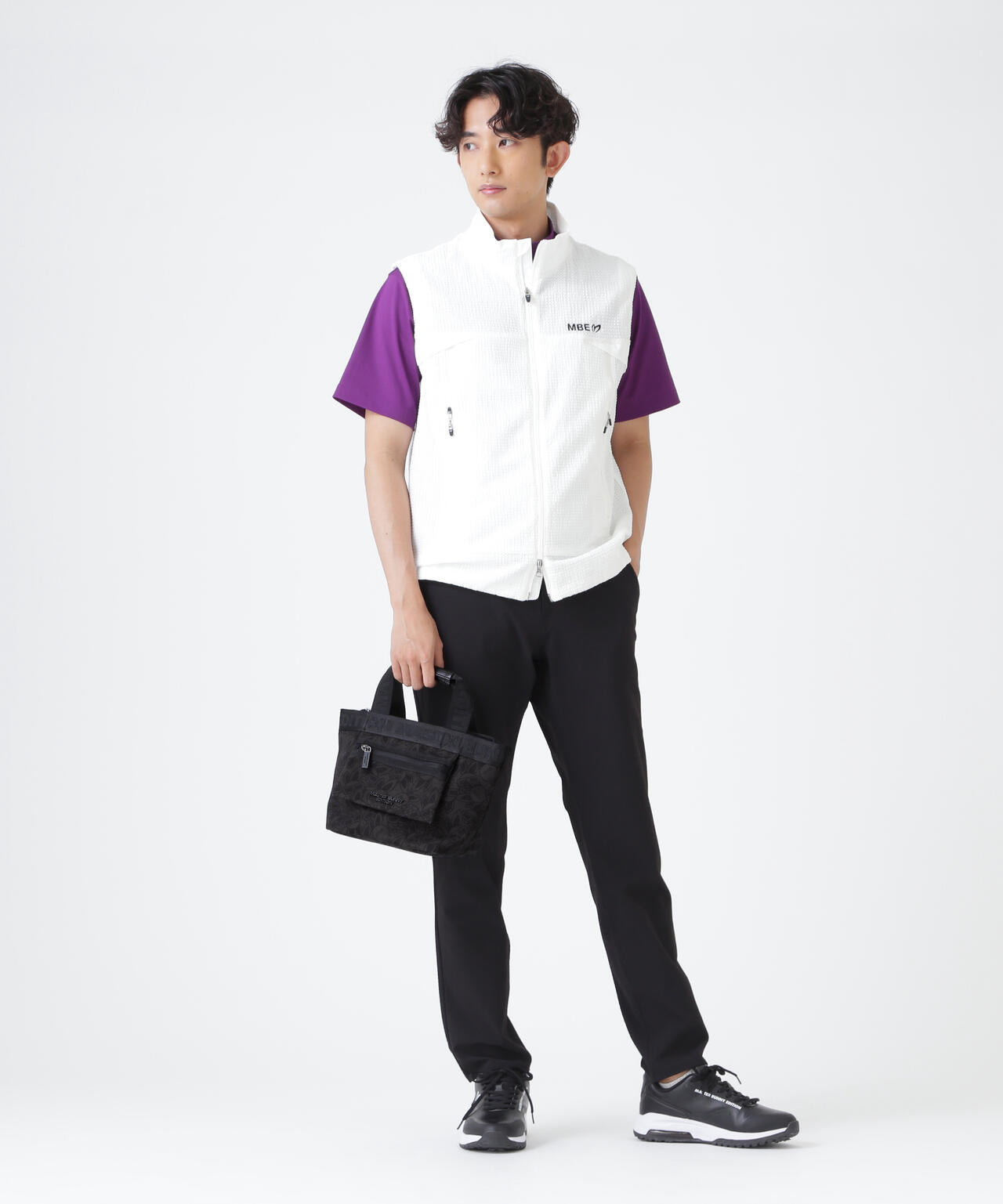 H:182cm/C:93/W:77/H:91 着用サイズ：5