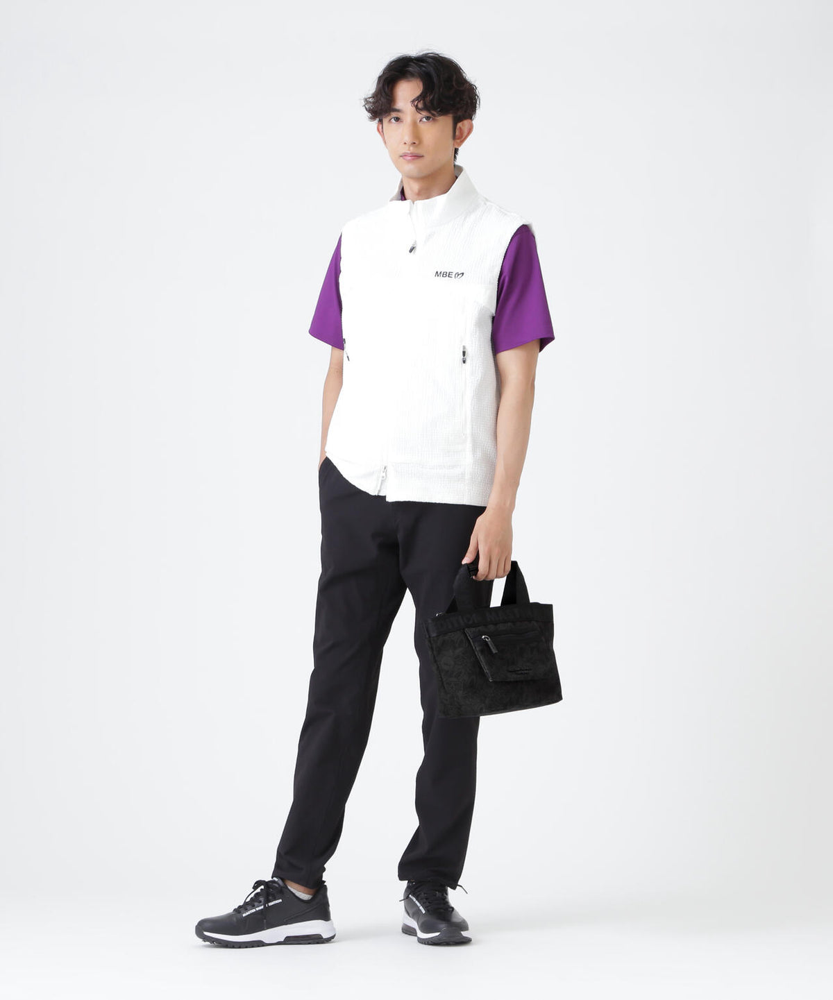 H:182cm/C:93/W:77/H:91 着用サイズ：5
