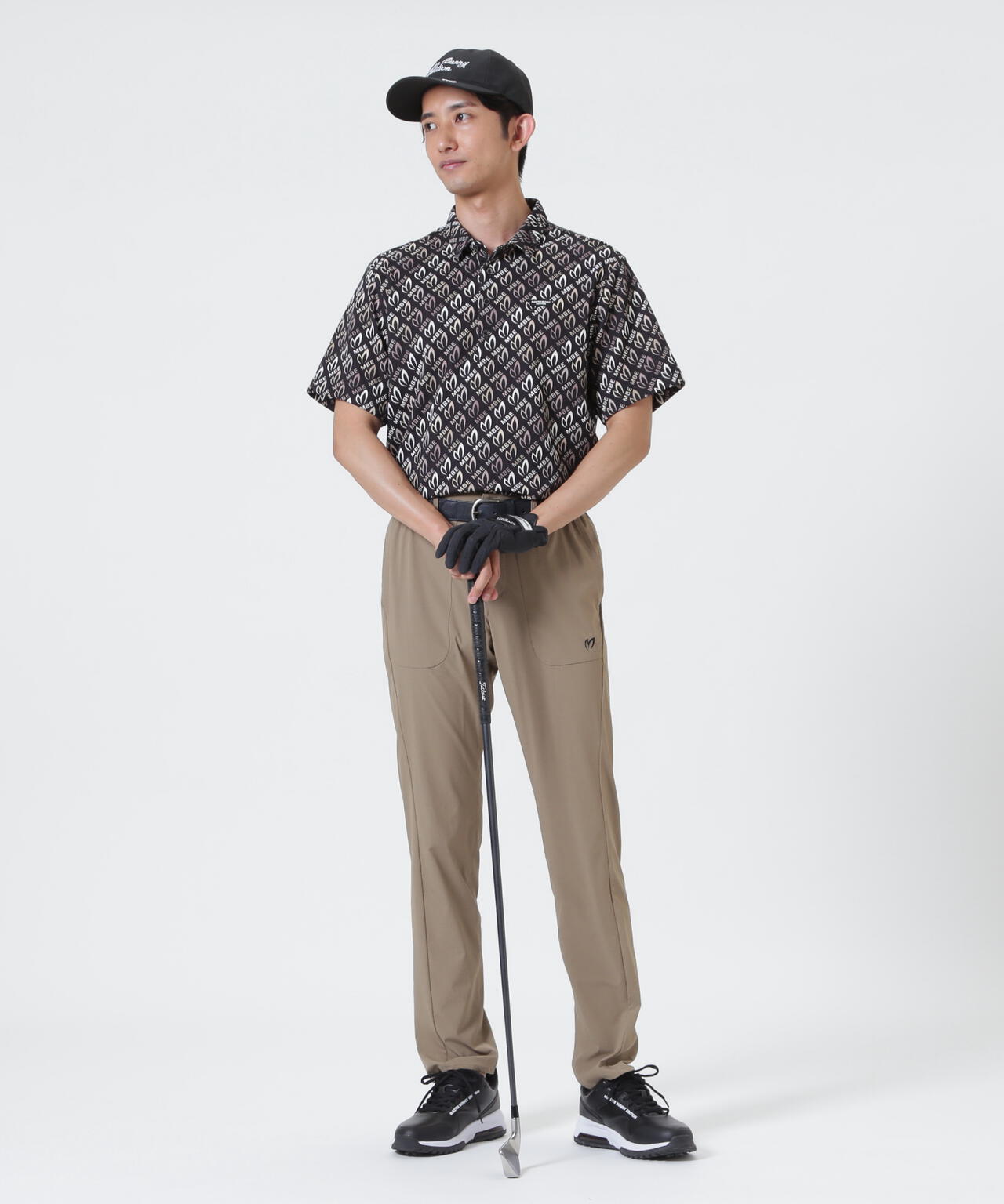 H:182cm/C:93/W:77/H:91 着用サイズ：5