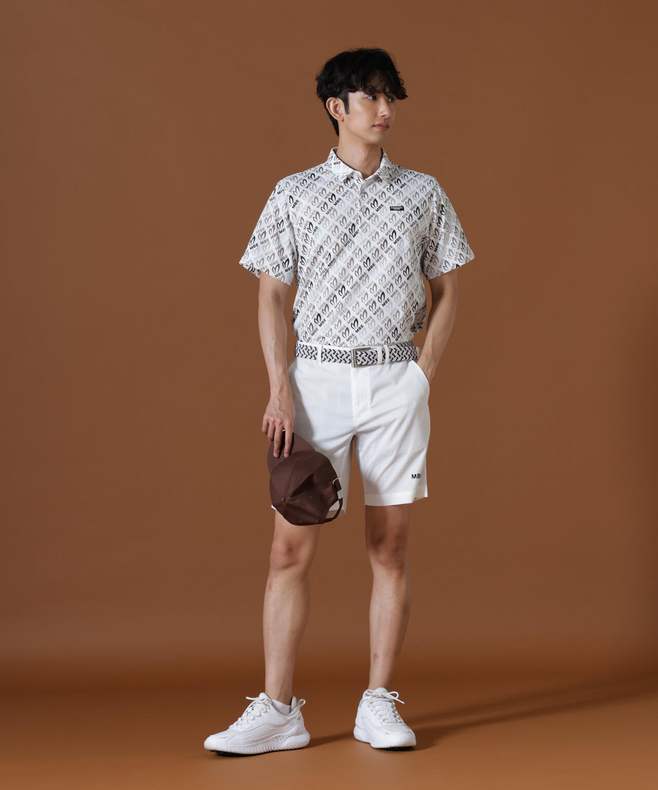 H:182cm/C:93/W:77/H:91 着用サイズ：5