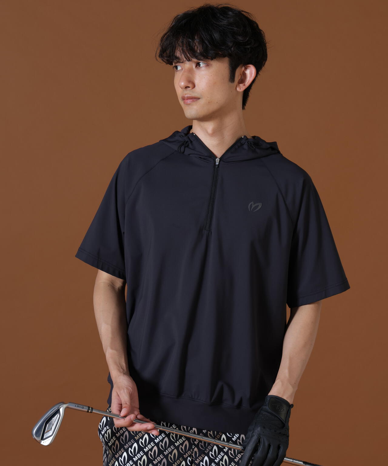 H:182cm/C:93/W:77/H:91 着用サイズ：5