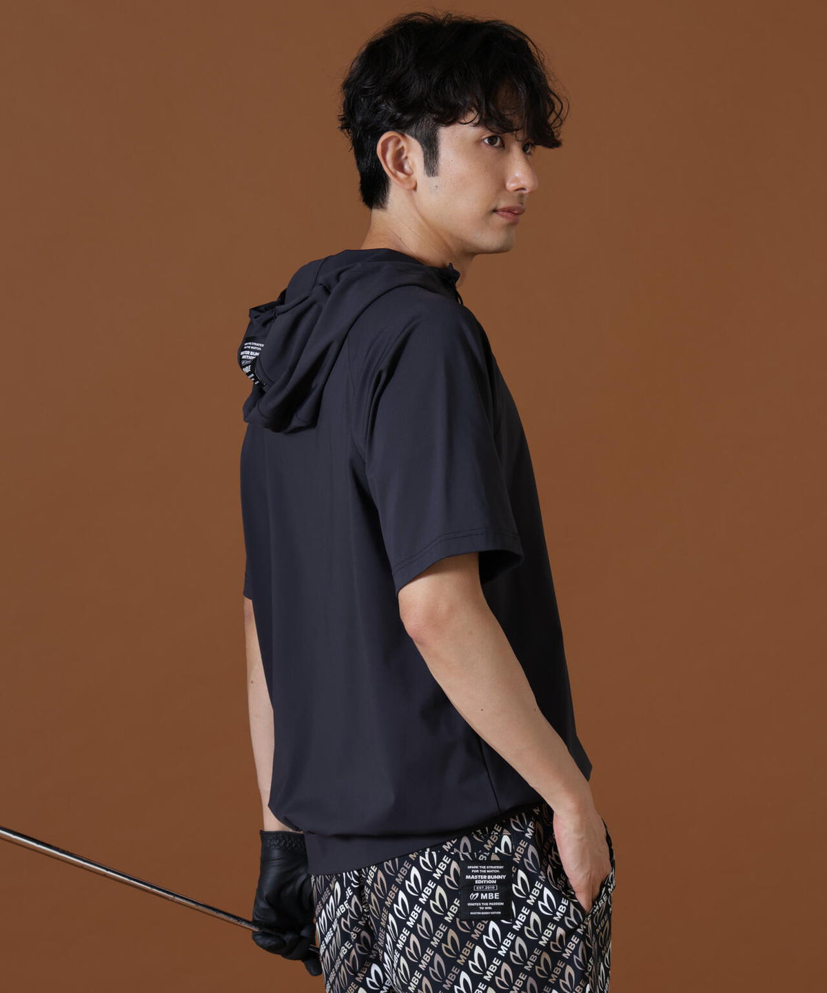 H:182cm/C:93/W:77/H:91 着用サイズ：5