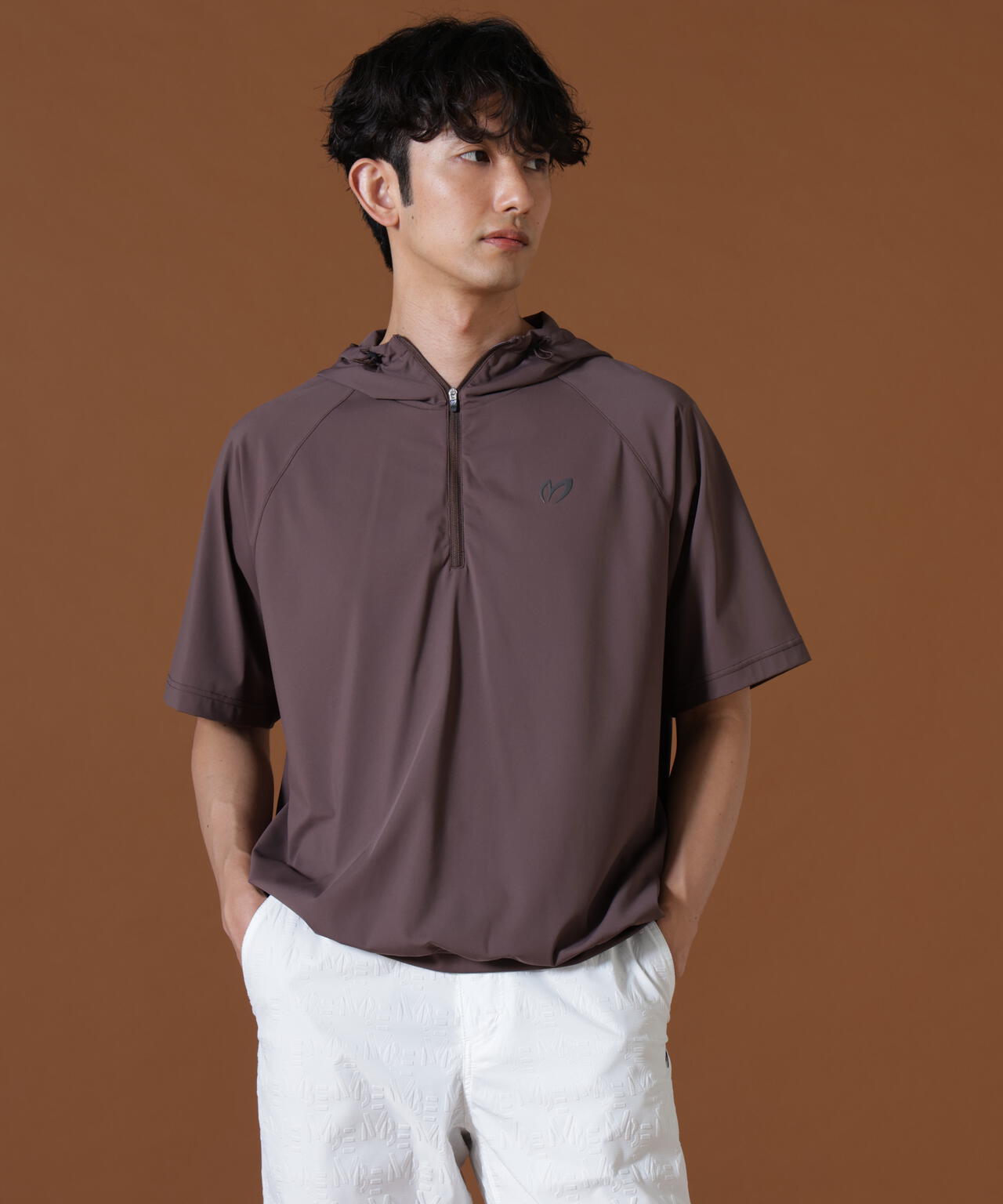 H:182cm/C:93/W:77/H:91 着用サイズ：5