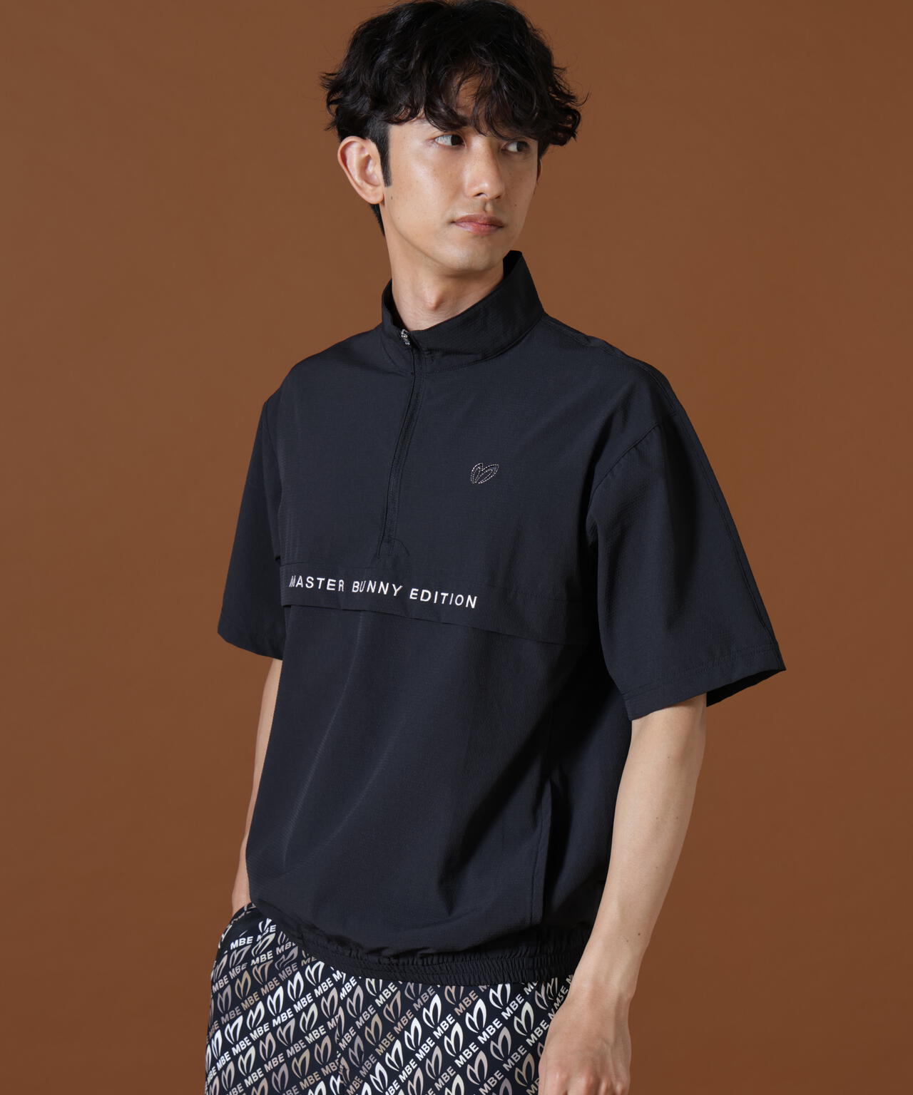 H:182cm/C:93/W:77/H:91 着用サイズ：5