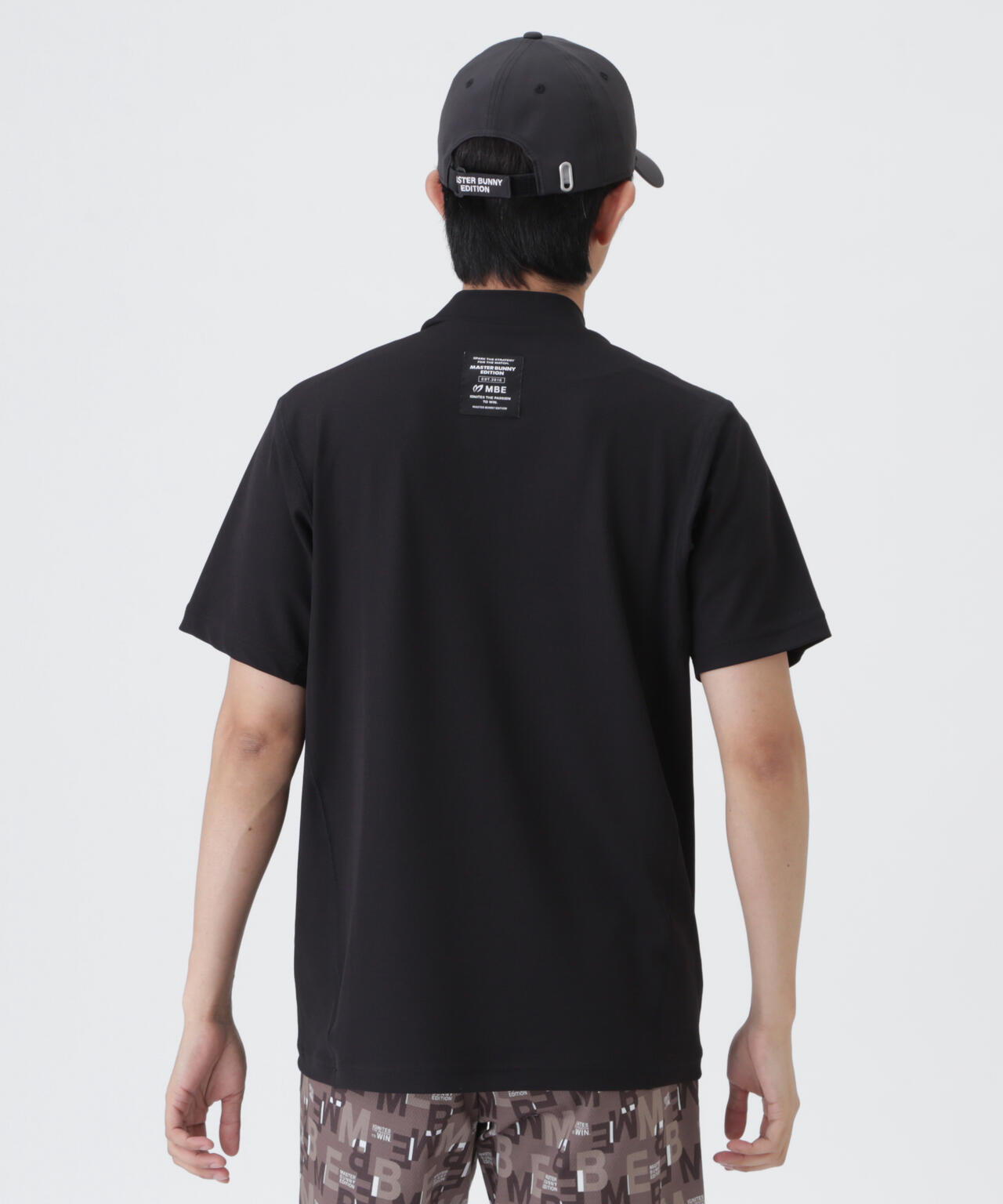H:182cm/C:93/W:77/H:91 着用サイズ：5