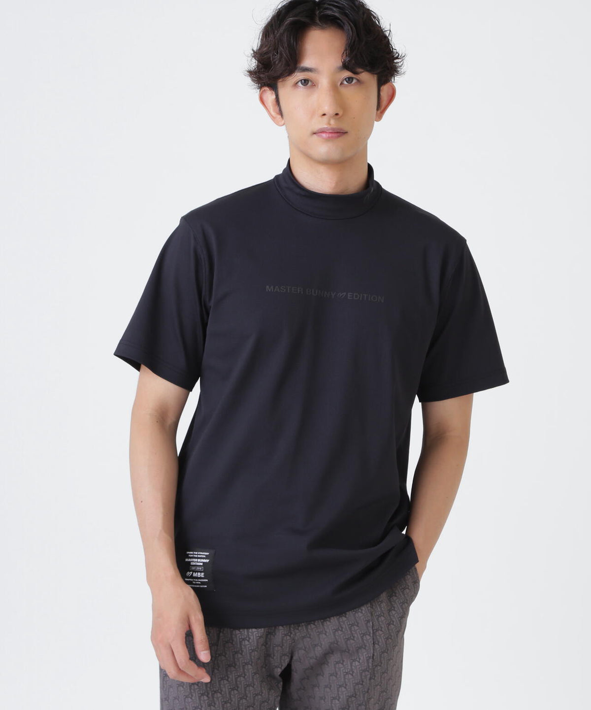 H:182cm/C:93/W:77/H:91 着用サイズ：5