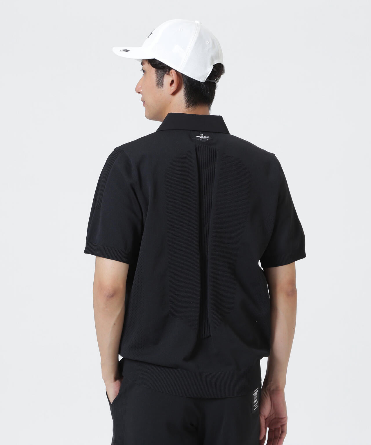H:182cm/C:93/W:77/H:91 着用サイズ：5