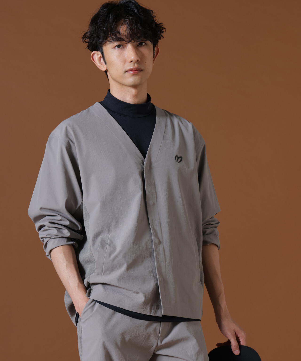 H:182cm/C:93/W:77/H:91 着用サイズ：5
