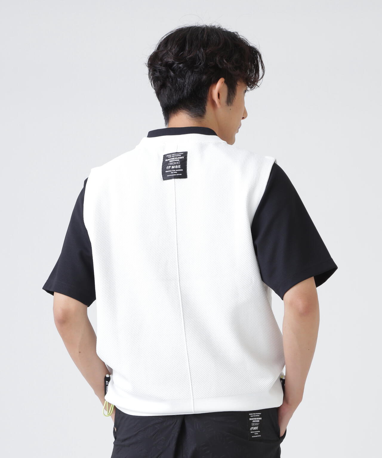 H:182cm/C:93/W:77/H:91 着用サイズ：5