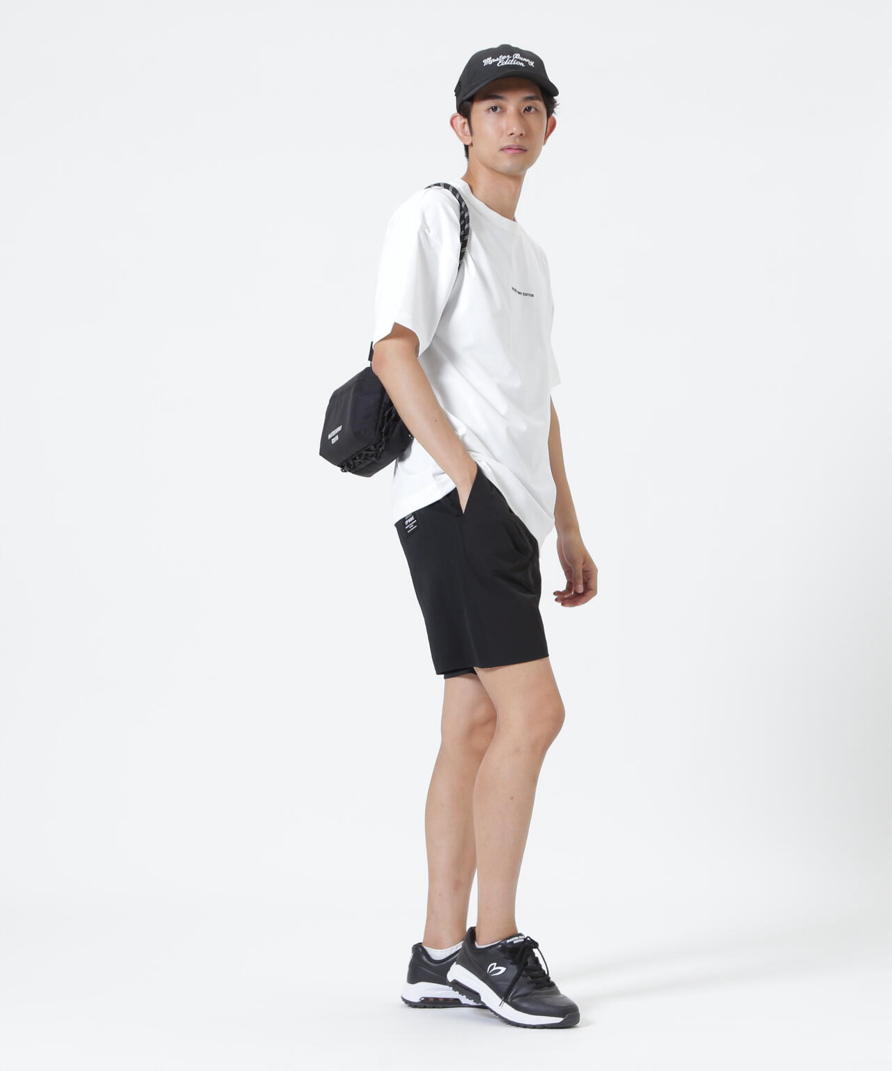 H:182cm/C:93/W:77/H:91