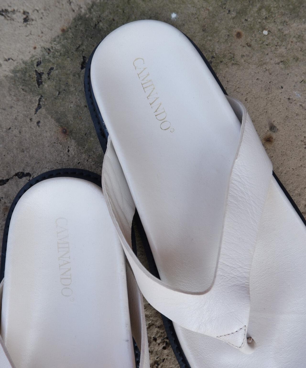 CAMINANDO/カミナンド　 THONG SLIDES トングスライド