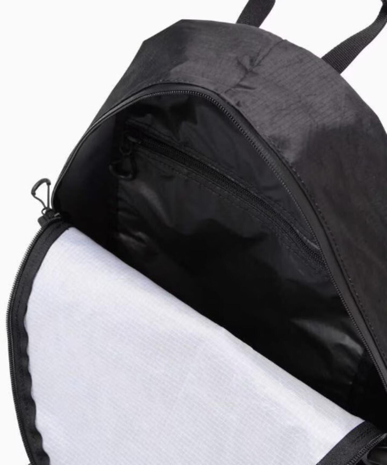 and wander/アンドワンダー　ECOPAK 20L daypack