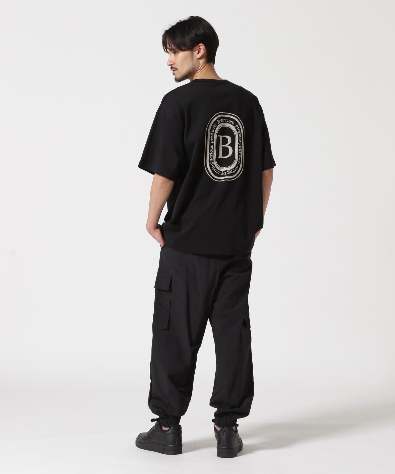 B omnivore/ビーオムニボー  LOGO S/S Tee