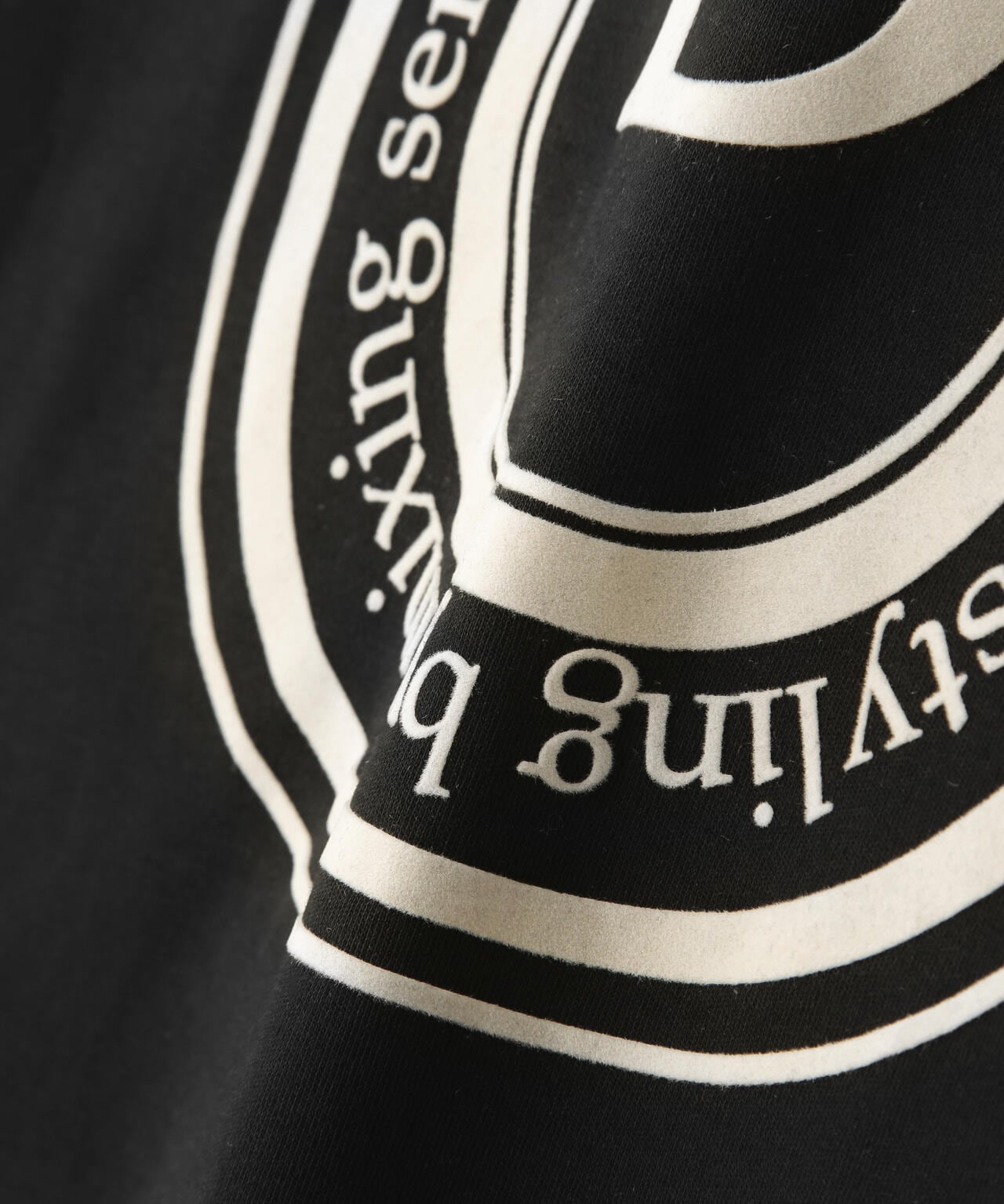 B omnivore/ビーオムニボー  LOGO S/S Tee