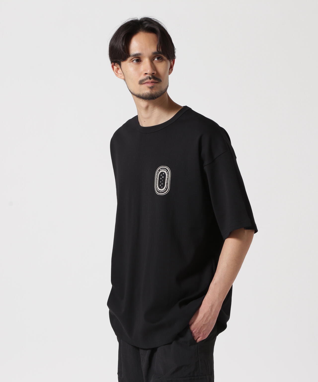 B omnivore/ビーオムニボー  LOGO S/S Tee