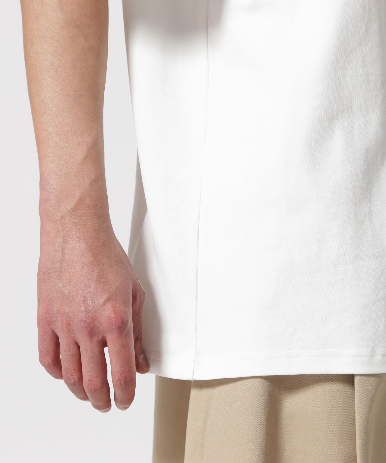 B omnivore/ビーオムニボー  LOGO S/S Tee